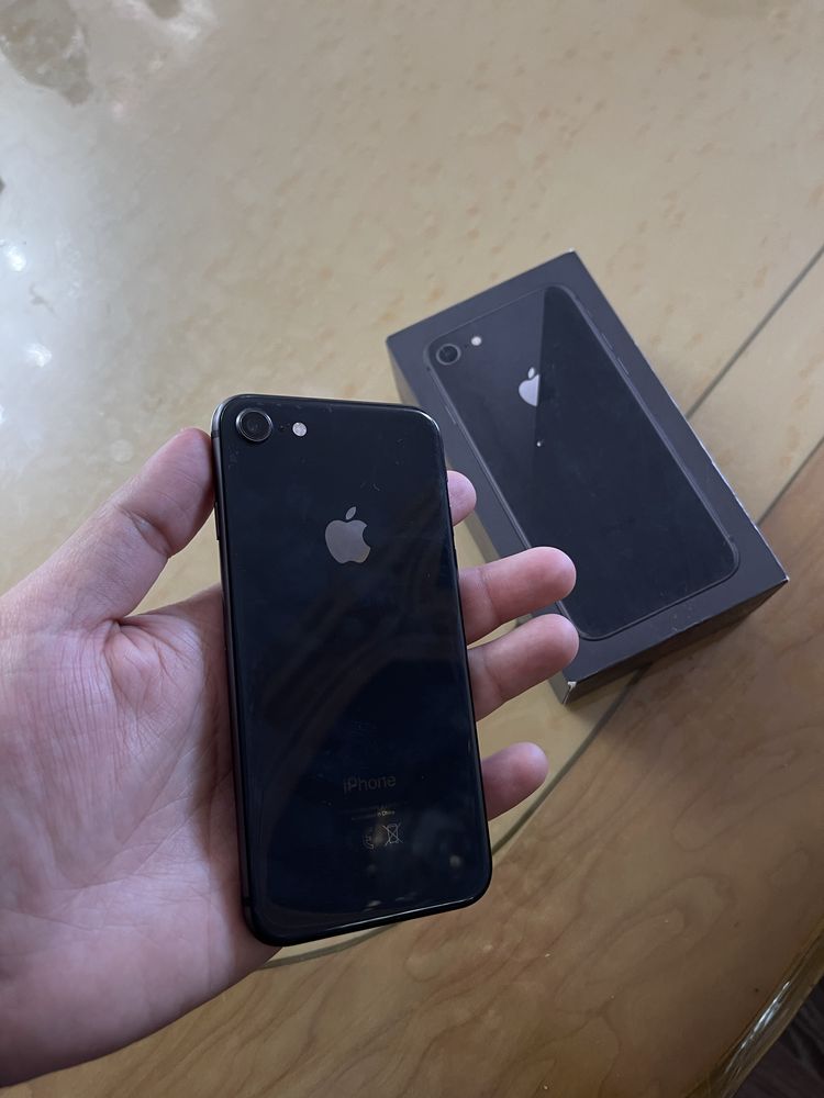 IPhone 8/64Gb - В идеальном состоянии