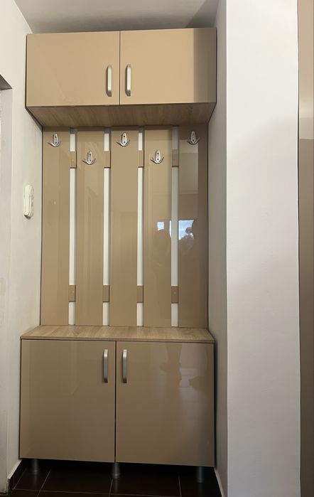 Cuier modern pentru hol