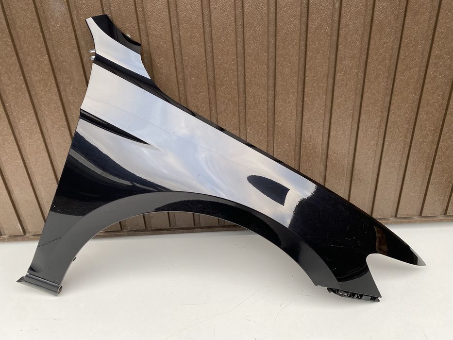 Aripa dr fata vw Passat B8 cod culoare LC9X cu suporti si bandou 2015+