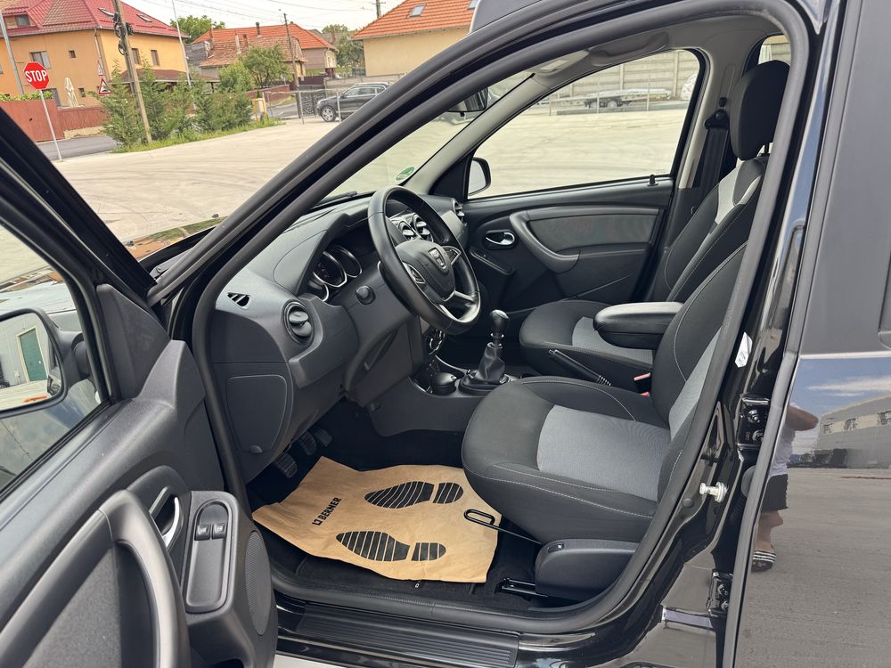 ~ Dacia Duster ~ Black Shadow ~ An 2018 ~ 1.2 Tce ~ 125 Cp ~ 4x2 ~