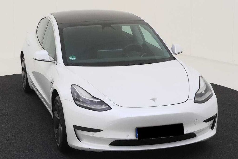 Tesla Model 3,  18.000 Eur + TVA deductibil, garantie 30.09.2028