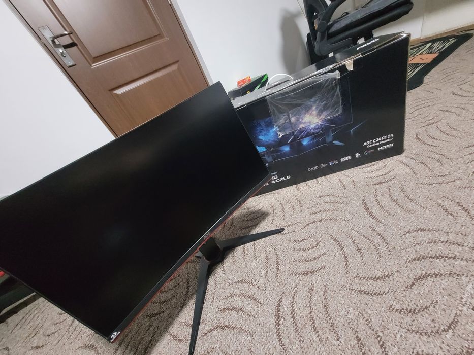 Vand monitor AOC 24inch