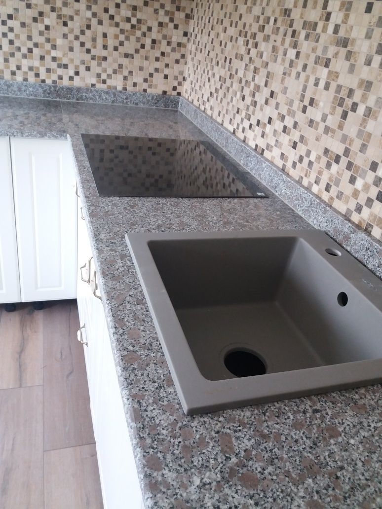 Glafuri pervaze .scari.blaturi de bucatarie si baie.pardoseli .marmura