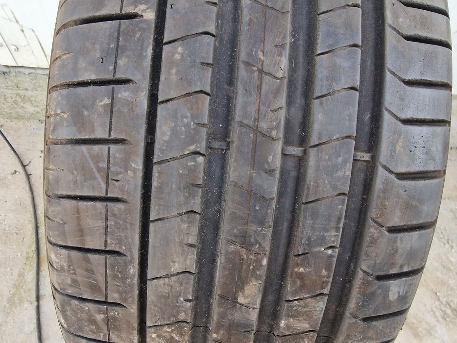 Anvelopă 285/40R21 marca Pirelli, DOT 2023