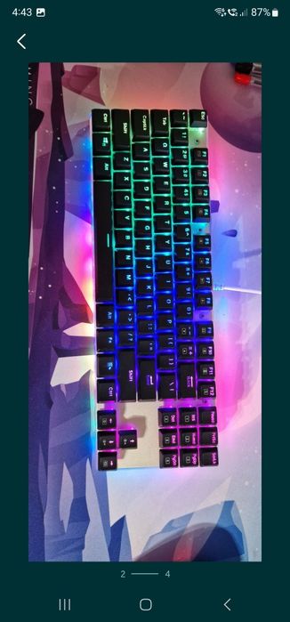 Vand PC cu tastatura, maus, și monitor