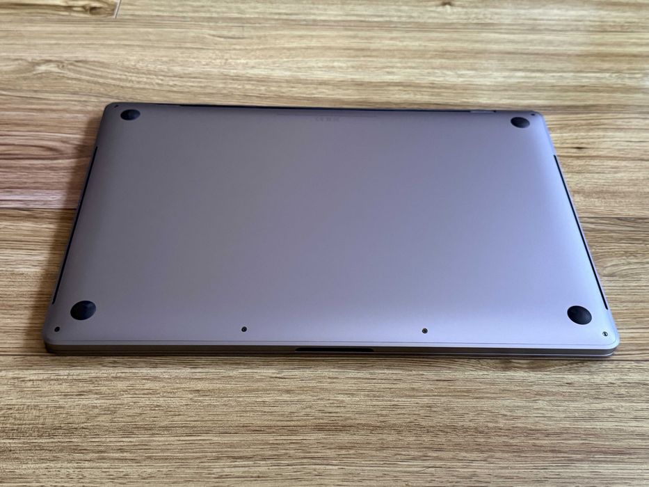 MacBook Pro 16 2019`Core i7-9750H/16GB RAM/512GB SSD/AMD 5300M/Бат 9ч