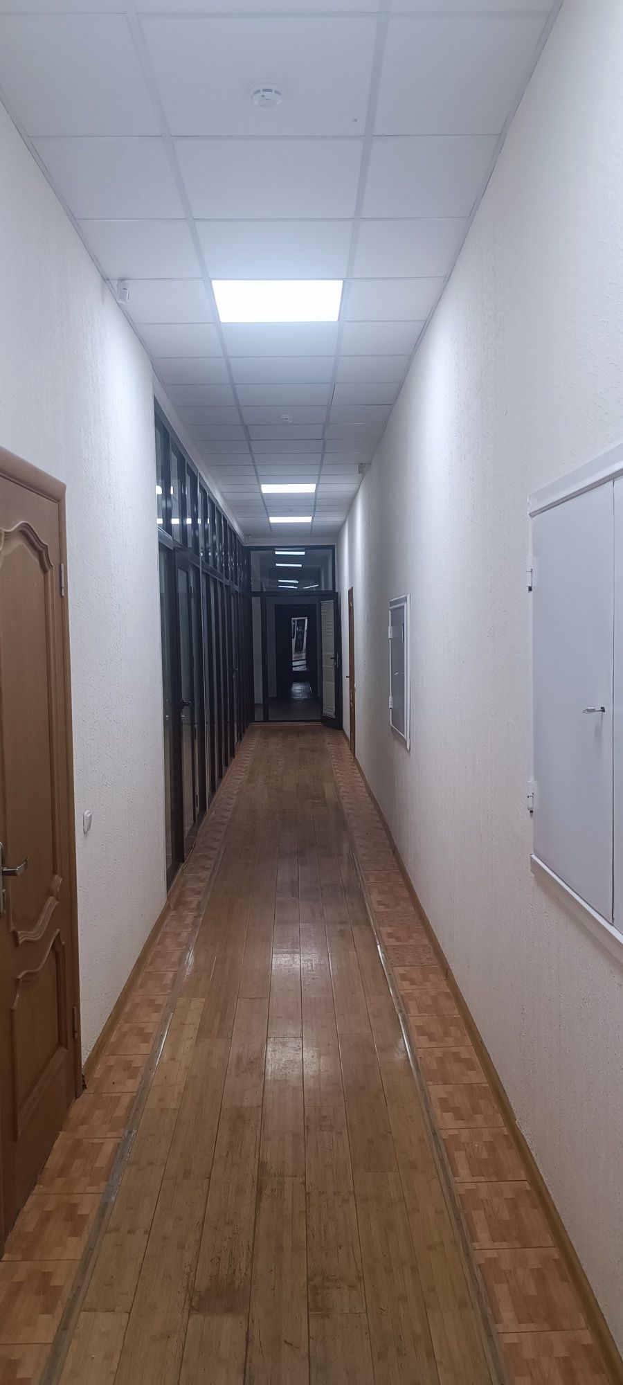 Продается коммерческое помещение в центре города.
