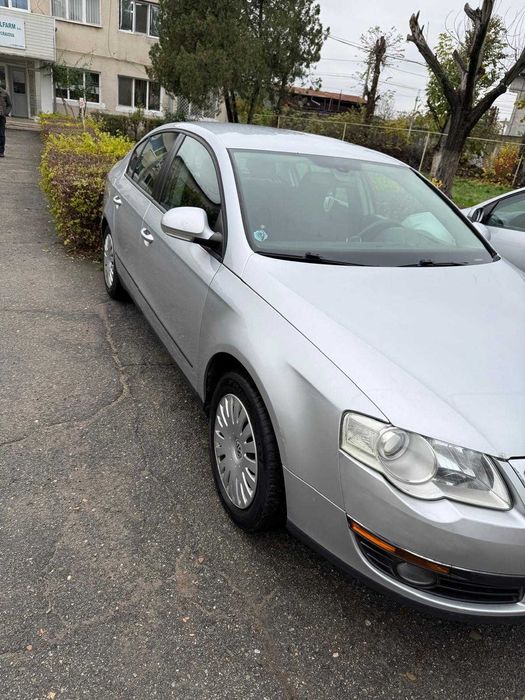 Volkswagen Passat – 1.6 FSI, 115 CP
