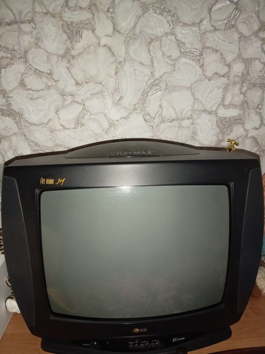 Продам телевизор LG