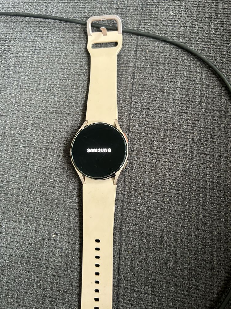 Samsung watch 4 - часовник на две години