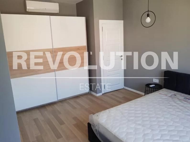 Дава се под наем Тристаен апартамент в Варна, Център - 102 кв.м за 1000 € - Снимка #3