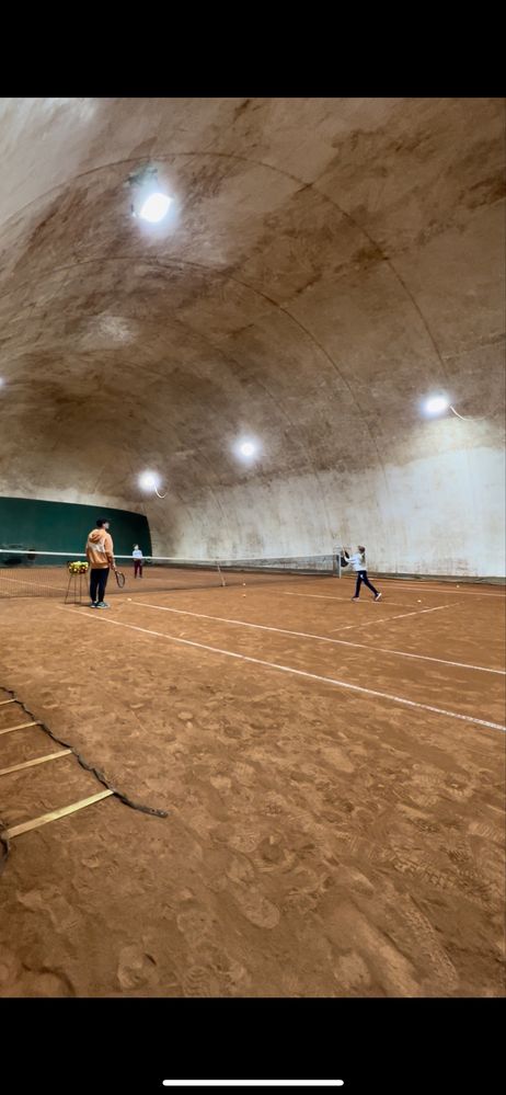 Ore private tenis Cluj – antrenor certificat + echipament inclus