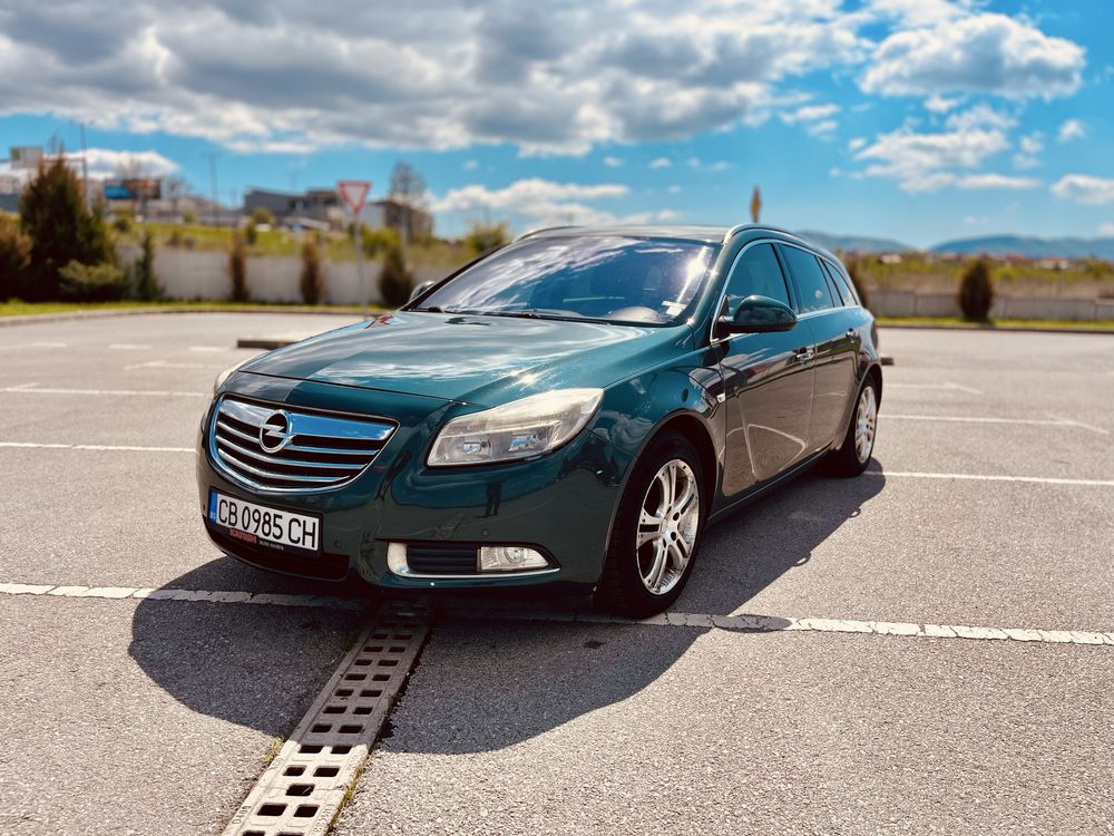 Продавам OPEL INAIGNIA - 2010г ,2.0 ,160 кс.