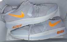 Vând adidași Nike