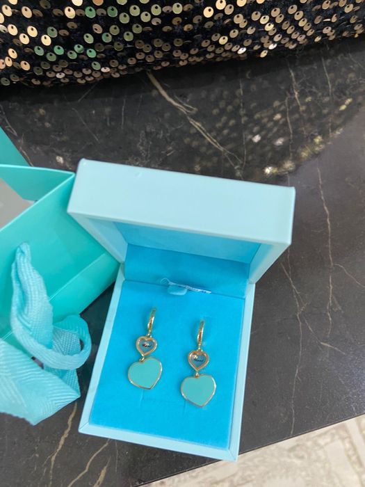 Продам Серьги-500 000тг Chopard. Цвет тиффани, желтое золото