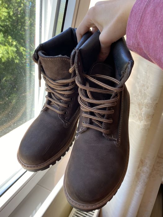 Ghete maro din piele