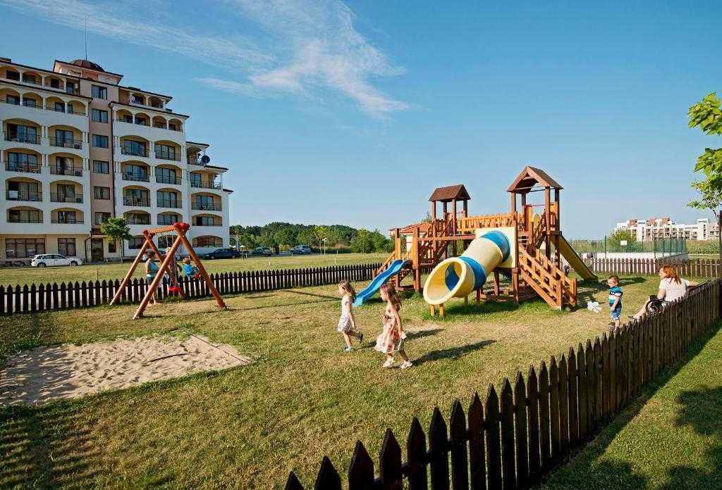 Продава се Тристаен апартамент в Обзор - 100 кв.м за 919 €/кв.м - Снимка #13