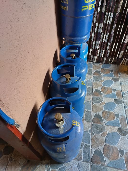 Vand Butelie Petrom aragaz cu guler goala
