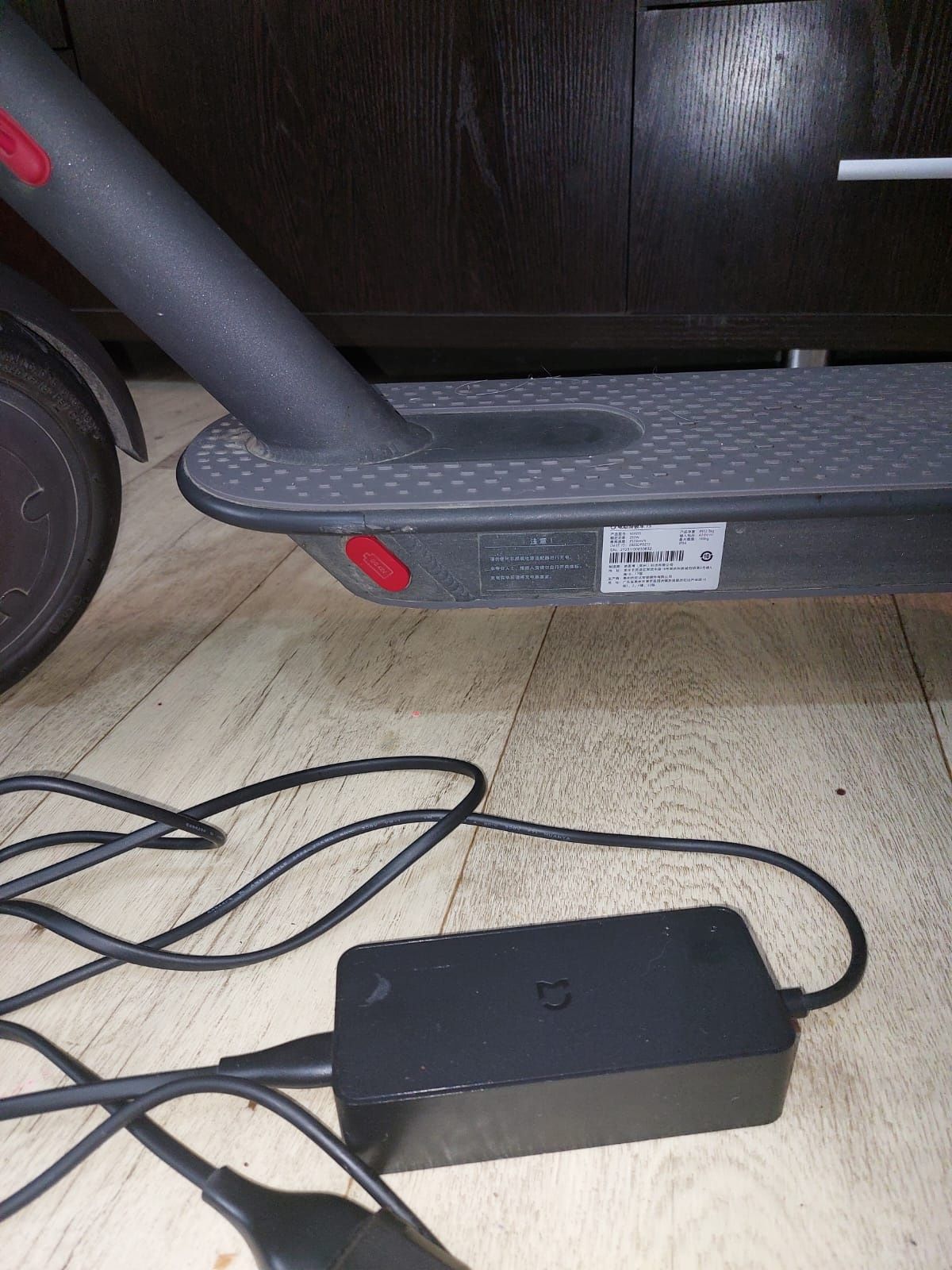 Продам электросамокат Mijia Electric Scooter 1S (б/у)