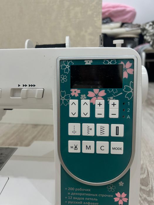 Продам швейную машинку