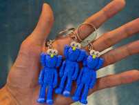 Kaws blue breloc