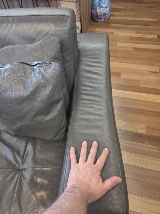 продавам кожен диван