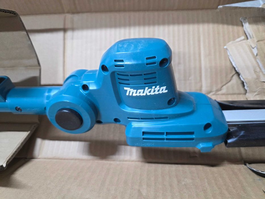 2 x Makita UN460WDZ masina de tuns gard viu cu brat telescopic