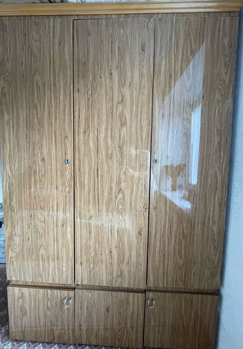 Продам Шифоньер в хорошем состоянии