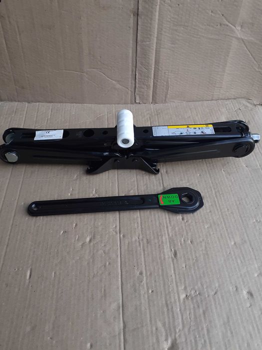 Cric AUDI Q8, Q7, VW Touareg, PORSCHE Cayenne