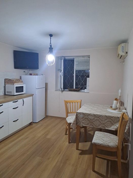 Дава се под наем Двустаен апартамент в Пловдив, Христо Смирненски - 30 кв.м за 300 € - Снимка #1