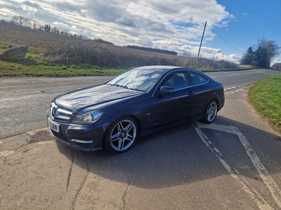 Dezmembrez Mercedes c220 c350 packet amg usa caroserie w204 facelift b