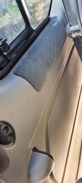 Interior scaune incalzite banchete cotiera sralp plafon mocheta podea