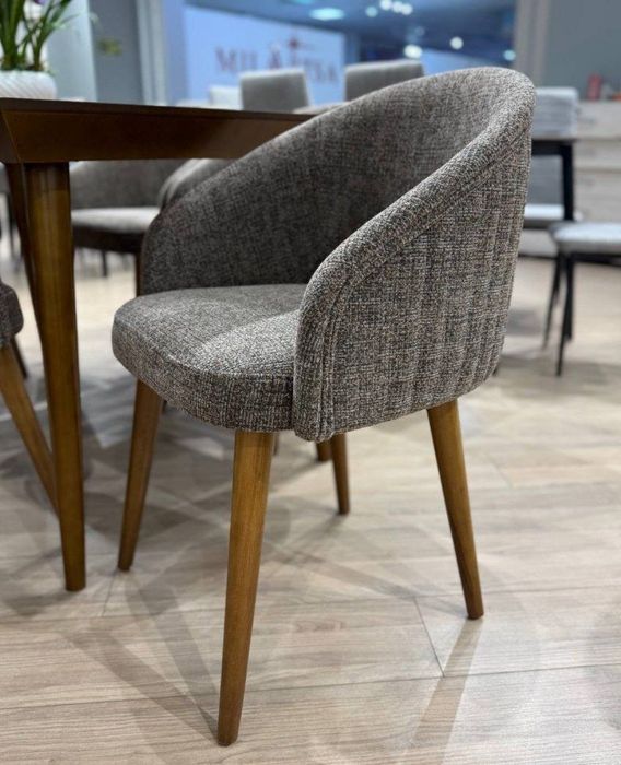 Обеденный стол и стулья по акции