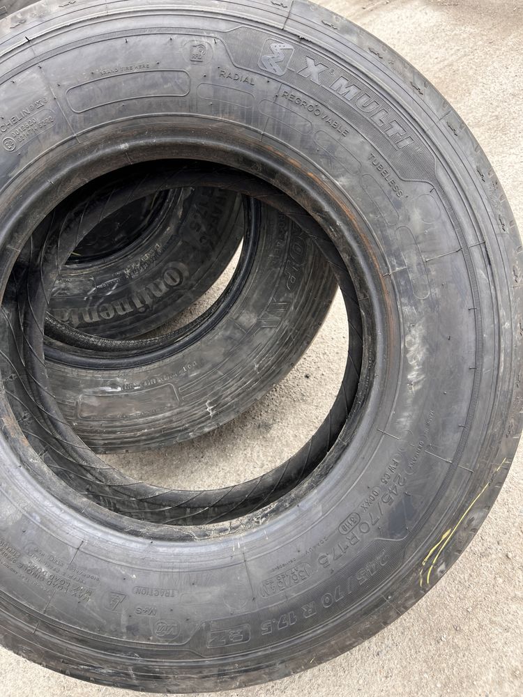 2 anvelope camion 245/70/17.5 , Michelin/Dunlop !