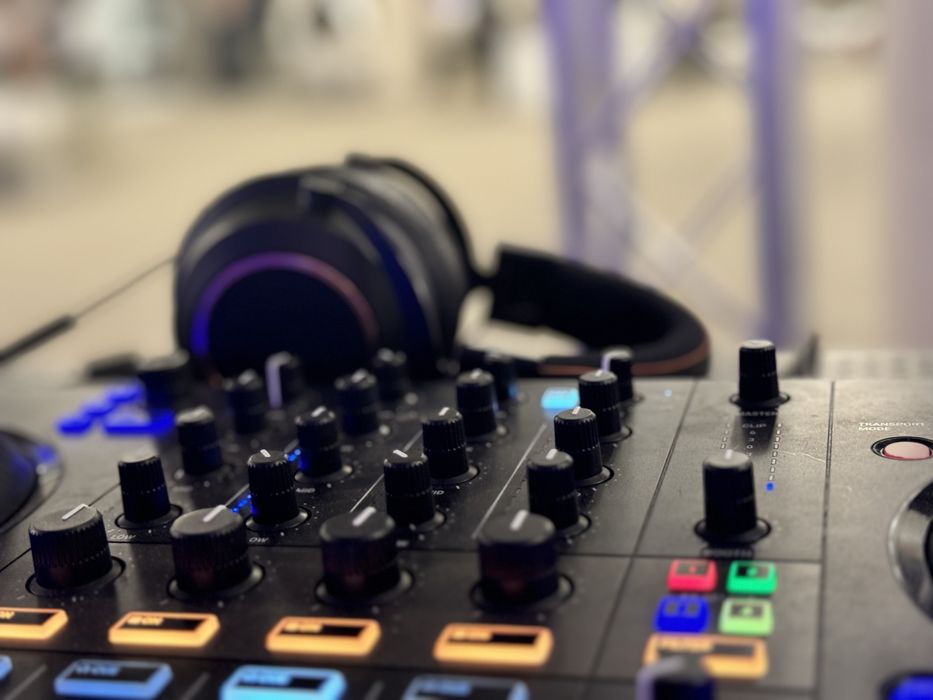 Dj pentru evenimente private si corporate botez, nunta, majorat