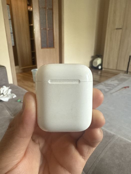 Apple airpods (2 поколение) б/у