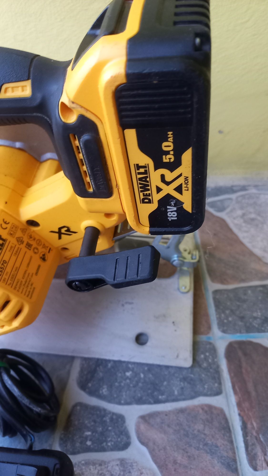 Circular Dewalt dcs570 18v brushless