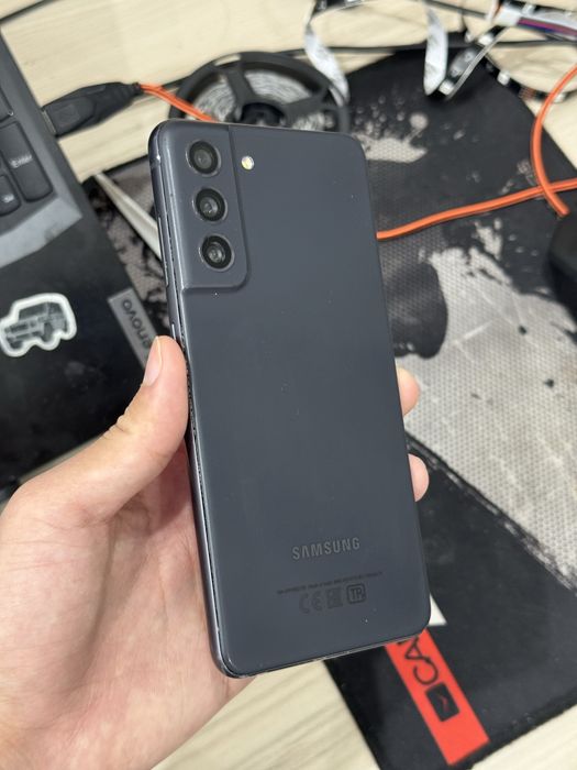 Samsung s21fe в хорошем состоянии