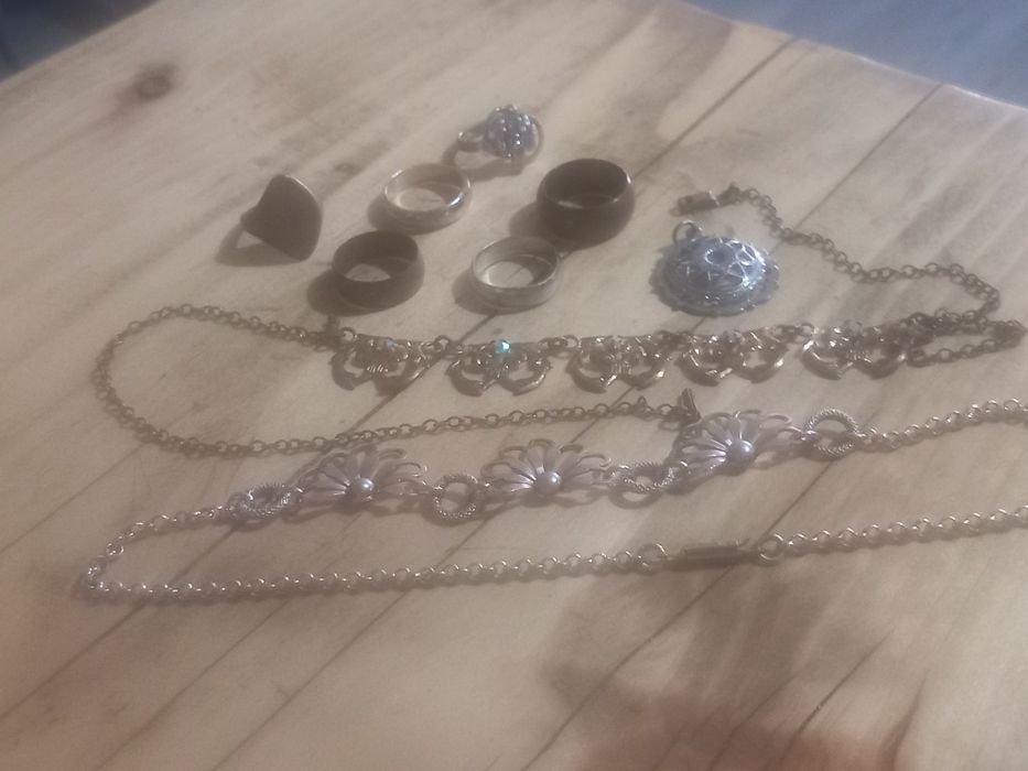 Vând bijuterii vechi