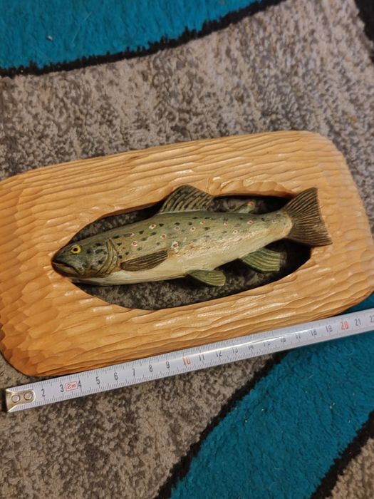 Păstrăv din lemn !