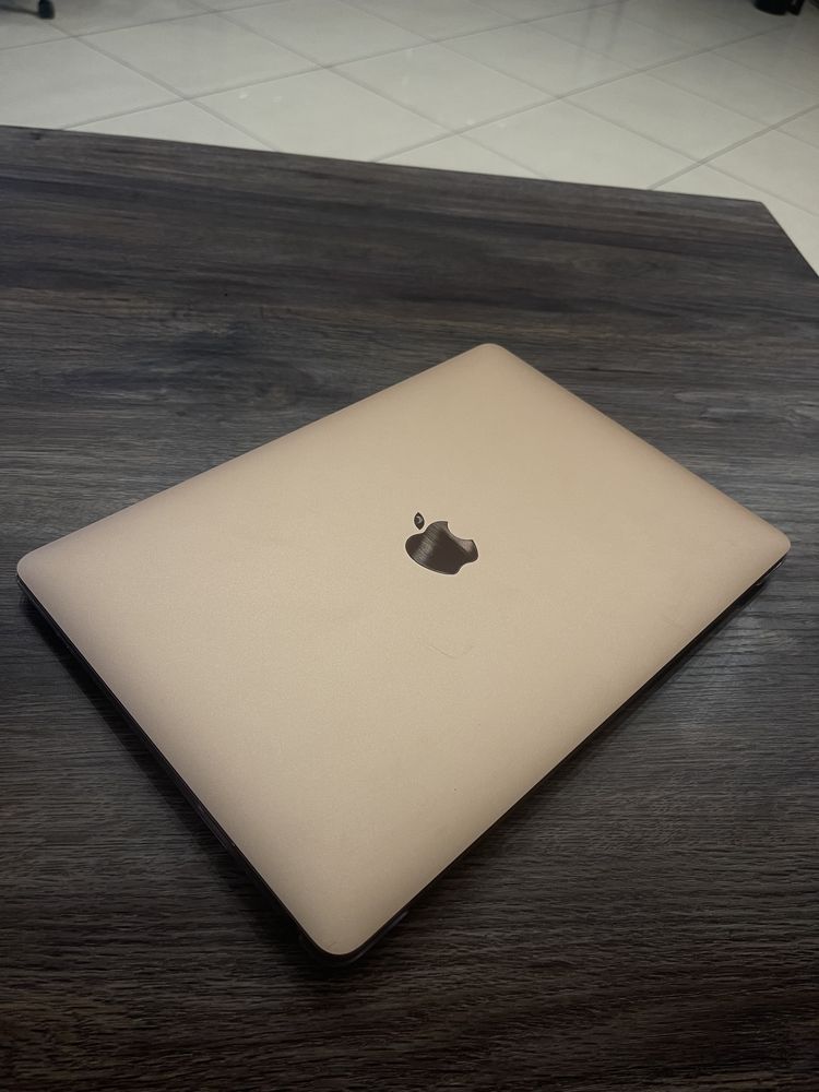 MacBook Air 13 Gold