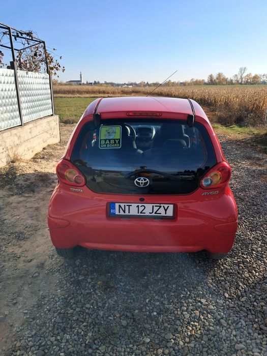 Vând Toyota Aygo