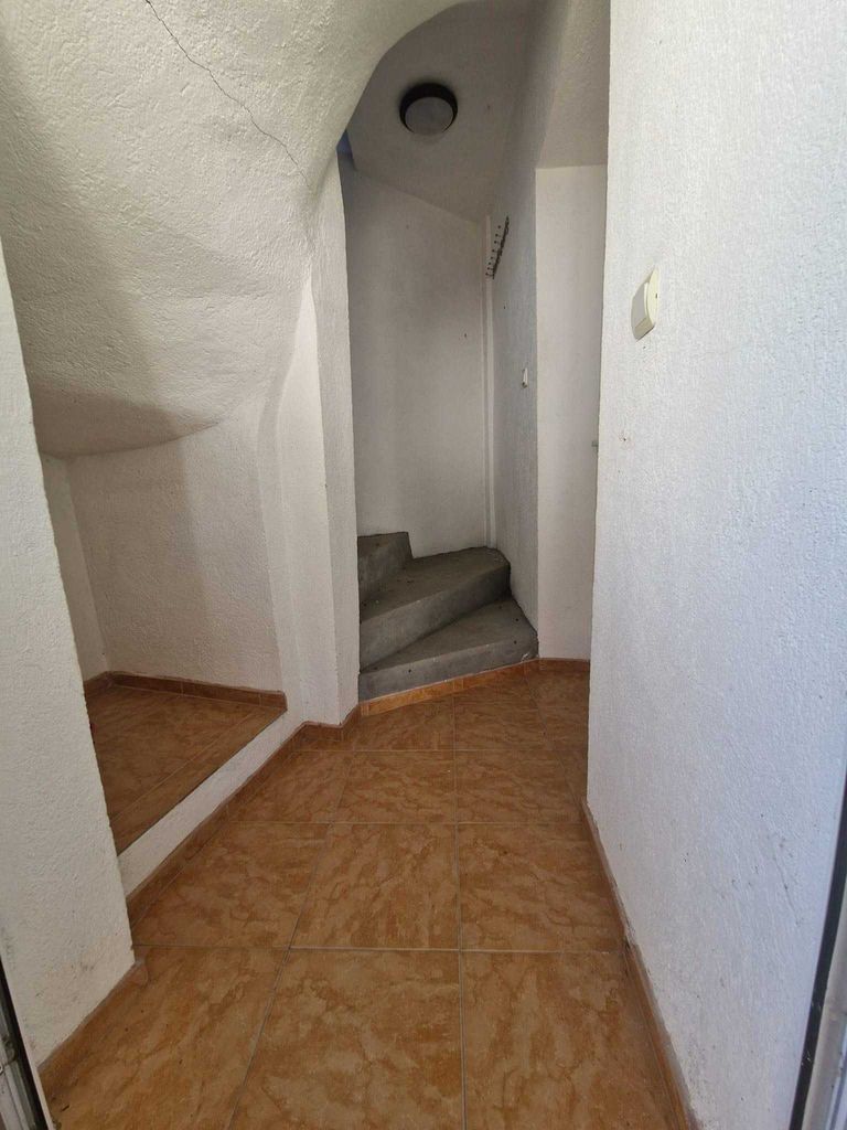 Продава се Къща в Свиленград - 3260 кв.м за 27 €/кв.м - Снимка #17