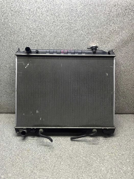 Радиатор охлаждения Эльгранд Е51 из Японии