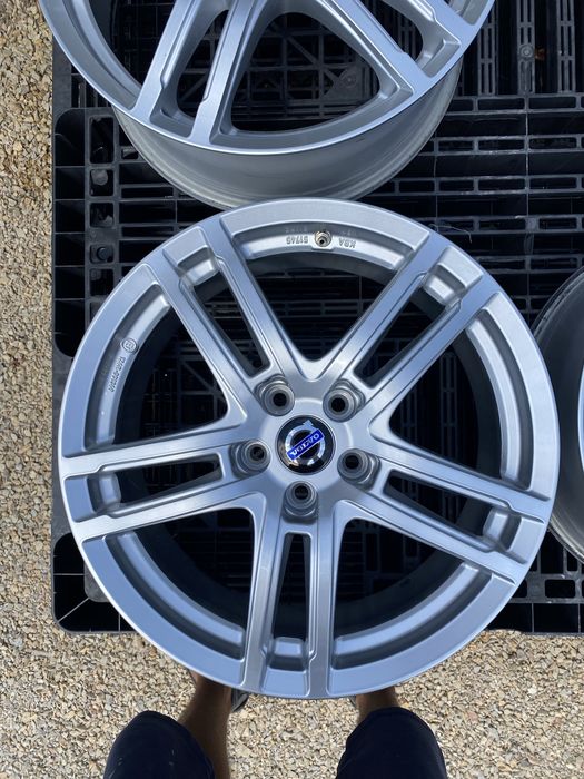 18 цола 5 х 108 мм Форд Куга , Волво , Ford Kuga Volvo XC 60 , XC 70