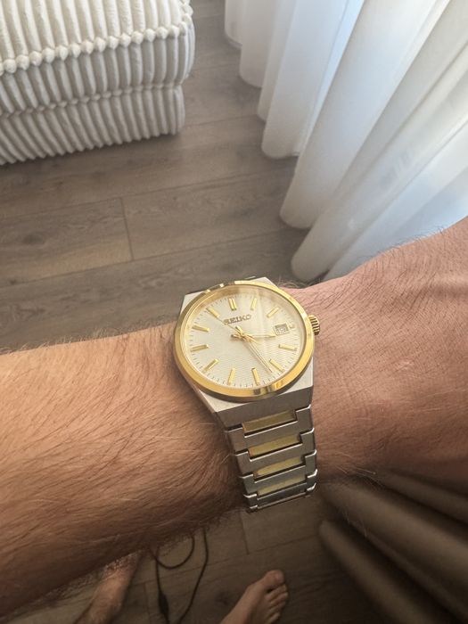 Seiko quarts 39mm men’s watch SUR558P1