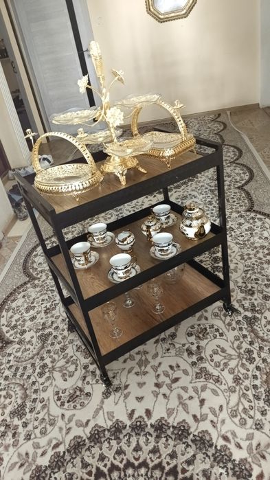 Тележка для сервировки – ваш помощник дома и в офисе
барная тележка,