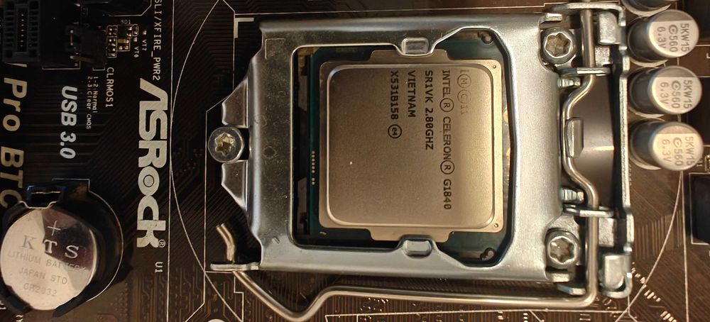 KIT Intel Celeron G1840, 4GB RAM, Placa de baza ASROCK H81 PRO BTC