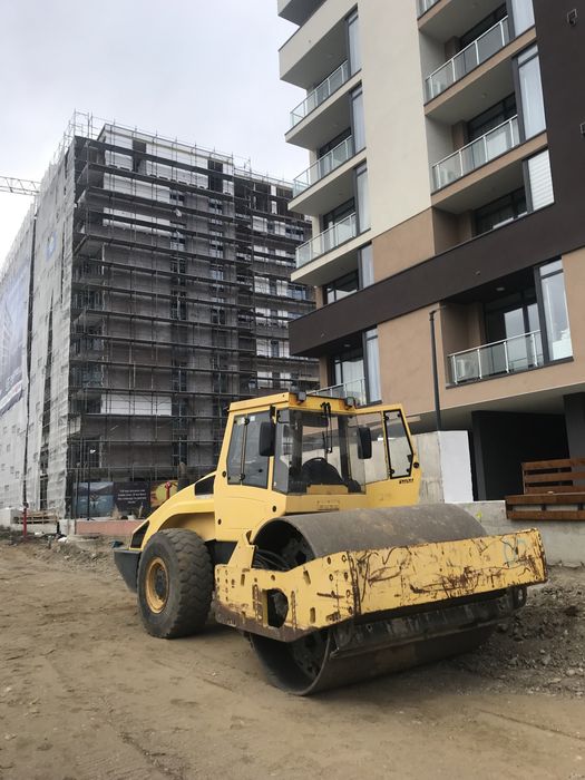 inchiriez cilindru compactor de 20, 18, , 17  si 3 To