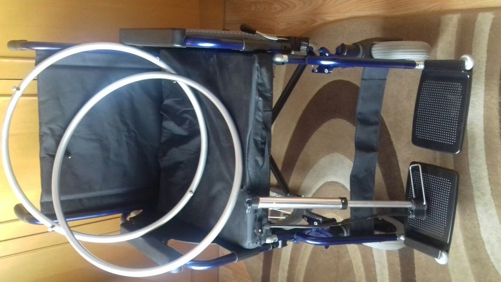 VÂND Fotoliu  rulant Nou pentru persoane cu dizabilitati